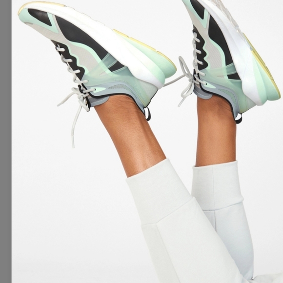 Fabletics Cheviot Performance Sneaker Mint NIB 6 - Picture 5 of 8